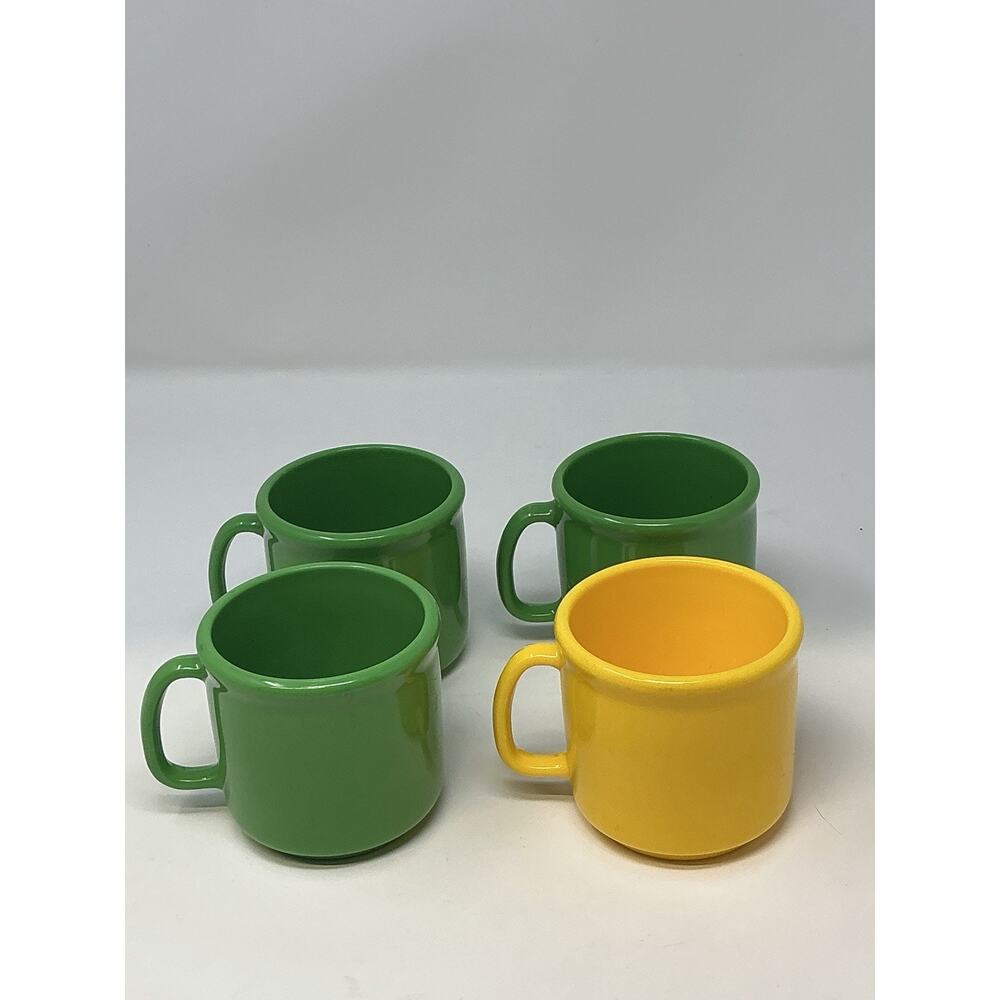 Vintage Melamine Mugs Coffee Cups 4 Piece Lot Yellow Green Camping
